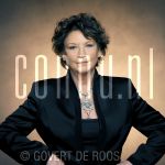 26-11-2004 Kitty Courbois at studio Amsterdam, by order of Stage-Entertainment (Barones)

[keywords]Smiling, Actrice, Posed, Half Length, Eyecontact[/keywords]